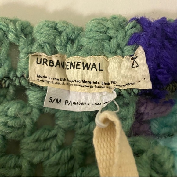 NWT Urban Renewal Small Crocheted Remade Blanket Green Granny Square Mini Skirt - Picture 3 of 9